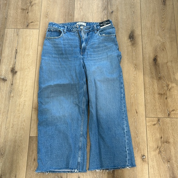 Cropped Wide Leg Jean - Picture 6 of 7